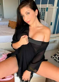  Николь, 24, 
